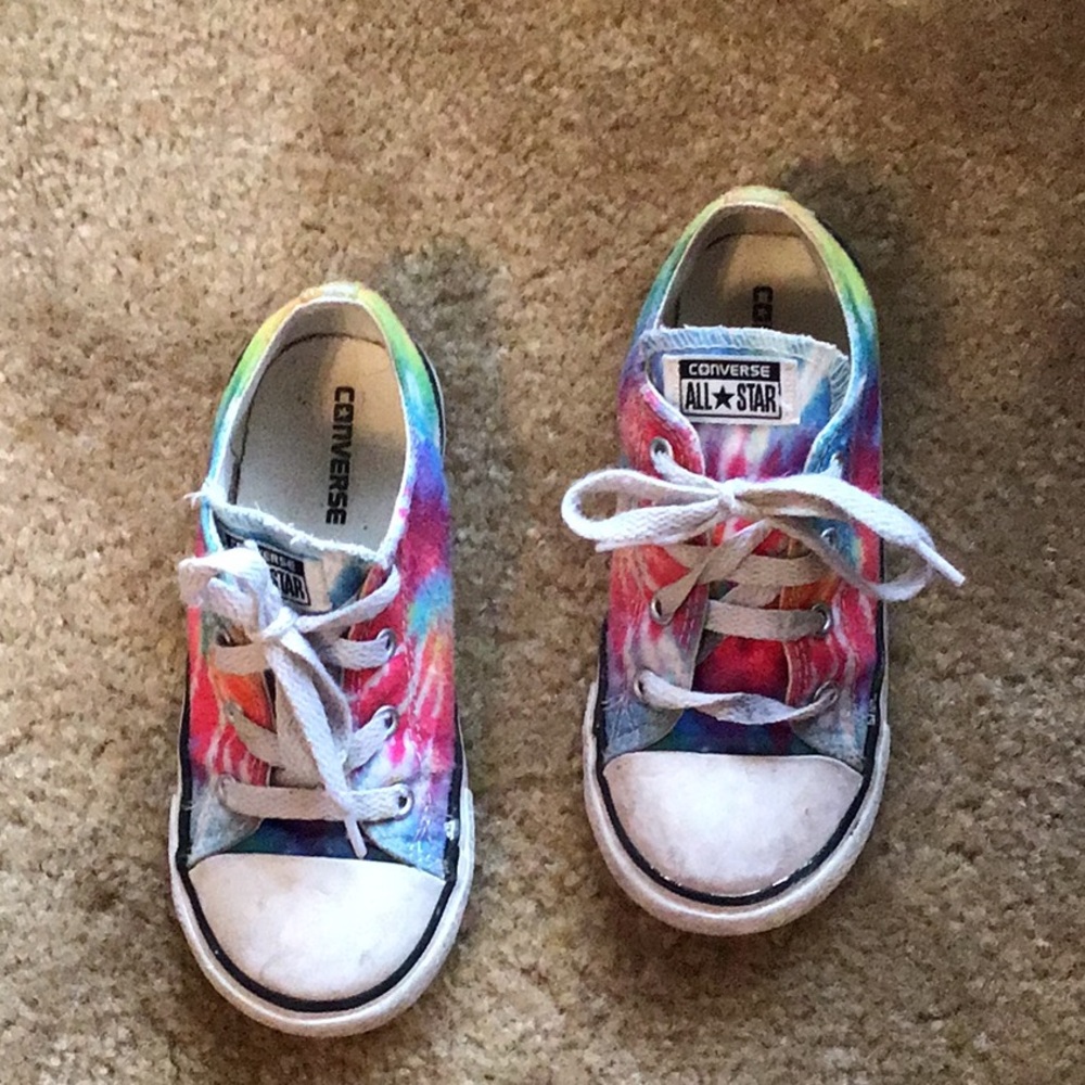 Tie-dye converse